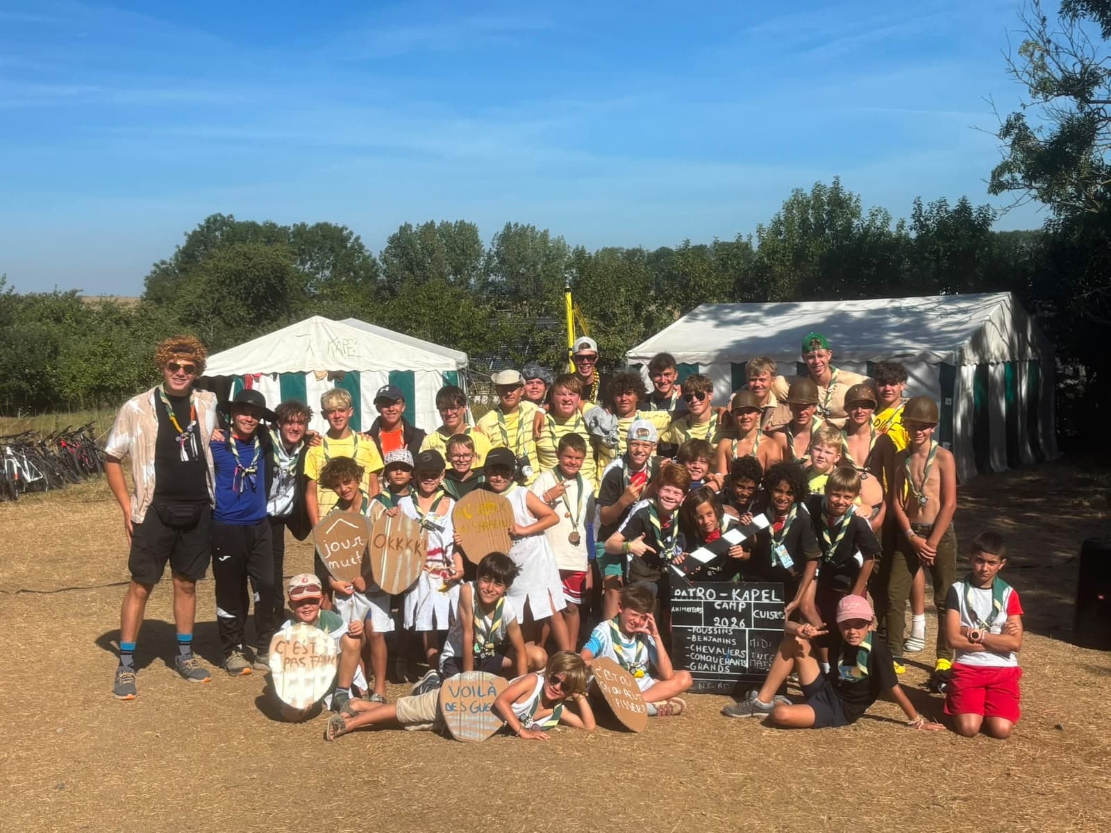 Groupe d'enfants et d'animateurs du Patro Kapel
